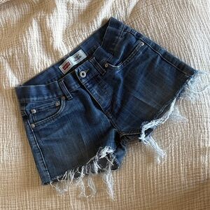 Vintage Levi’s 514 Jean denim shorts blue thrifted ripped distressed